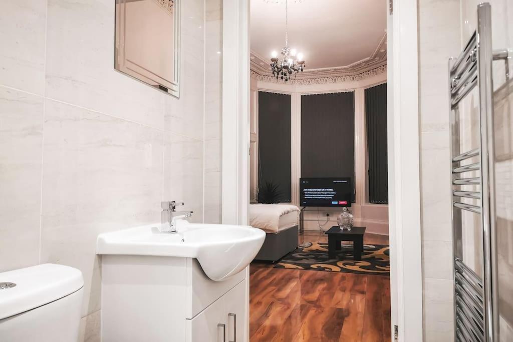 S.H Apartments Glasgow Bagian luar foto