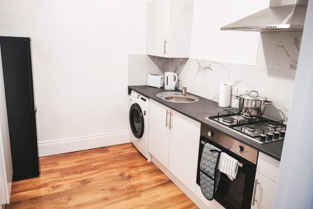 S.H Apartments Glasgow Bagian luar foto