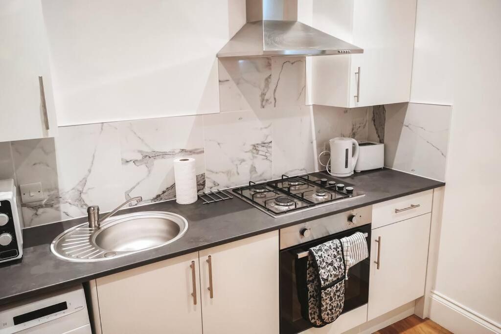 S.H Apartments Glasgow Bagian luar foto