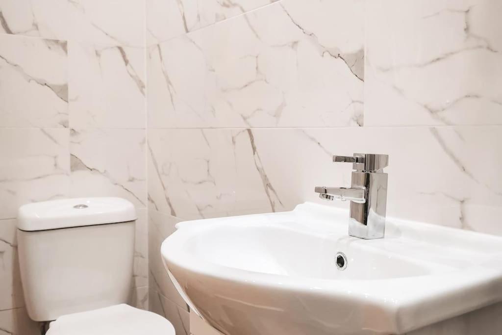 S.H Apartments Glasgow Bagian luar foto